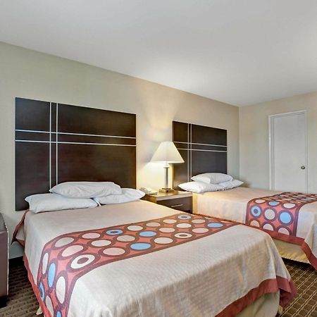 Super 8 By Wyndham Newark De Hotel Exterior photo